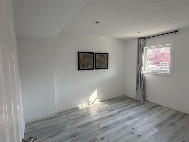 apartment at 196 COLESBROOK ROAD, Richmond Hill, Ontario, L4S0C2