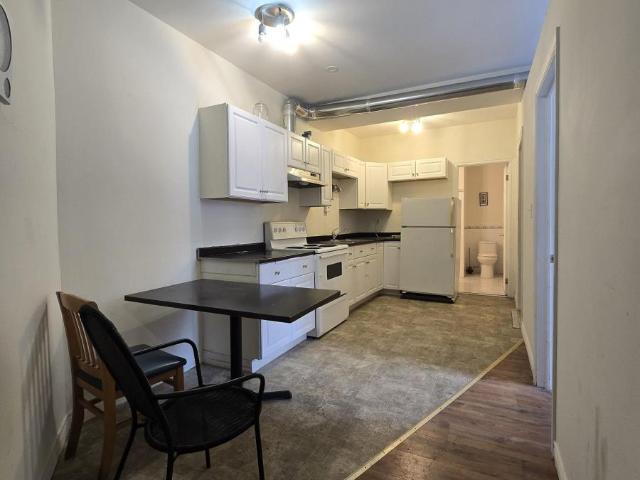apartment at 1 88 COLBORNE STREET, Brantford, Ontario, N3T2G5