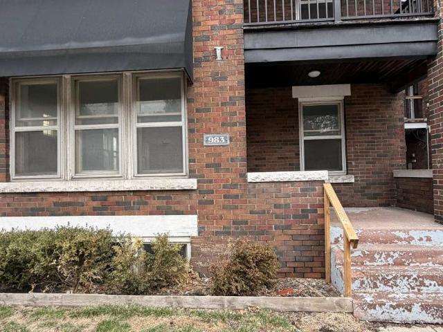apartment at 1 – 983 MAIN STREET E