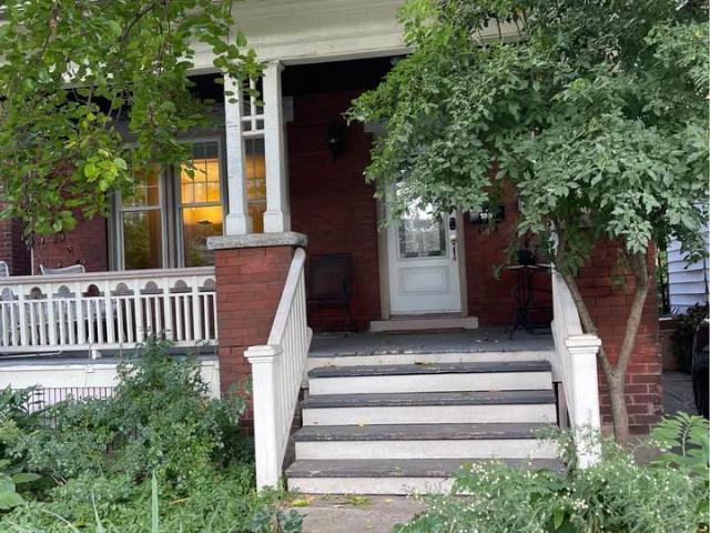 apartment at 1 – 109 CARRICK AVENUE