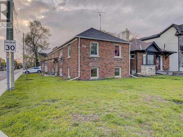 apartment at 1 238 GLEBEMOUNT AVENUE, Toronto, Ontario, M4C3V2