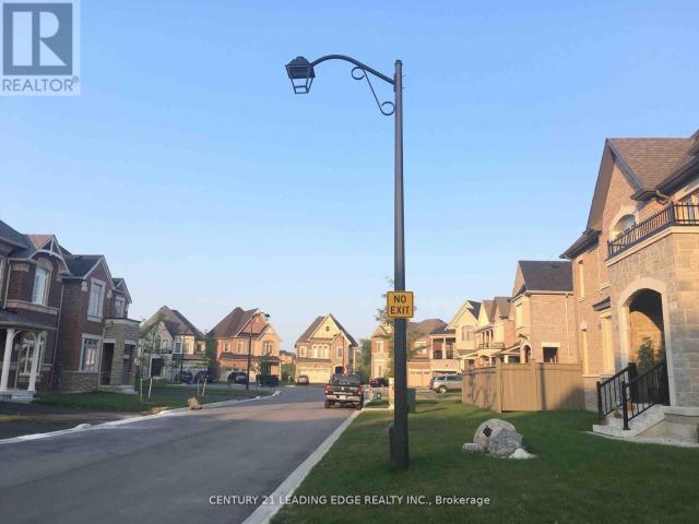 apartment at 1 BDRM UPPER LEVEL 23 BOLAND COURT, Aurora, Ontario, L4G0W6