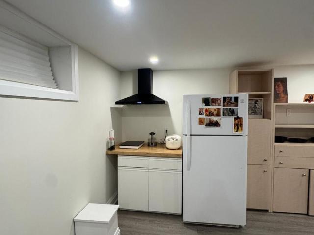 apartment at 1 DAVIDSON ROAD, Aurora, Ontario, L4G2A9