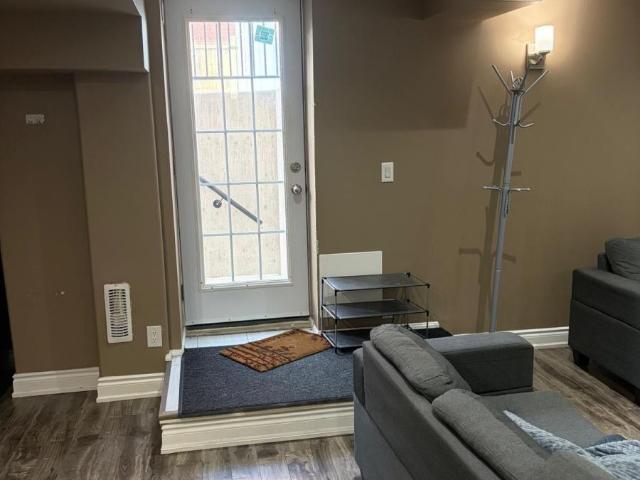 apartment at 1 DEANCREST CRESCENT, Brampton, Ontario, L7A0W1