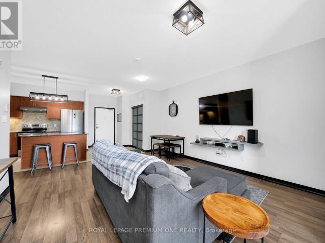 apartment at 204 161 WELLINGTON STREET E, New Tecumseth, Ontario, L9R0R8