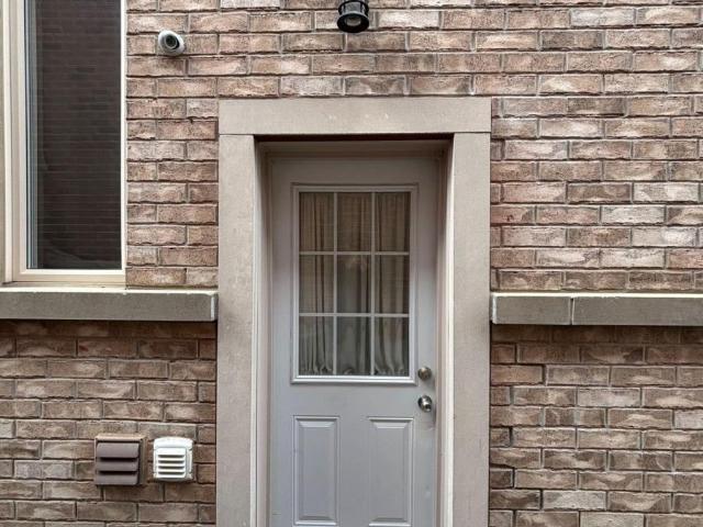apartment at 206 ASPENWOOD DR DRIVE, Newmarket, Ontario, L3X3L1
