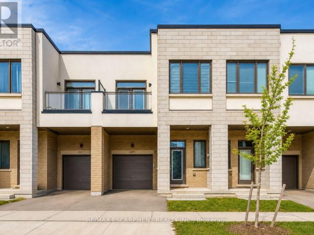 apartment at 209 FOWLEY DRIVE, Oakville, Ontario, L6H7C3