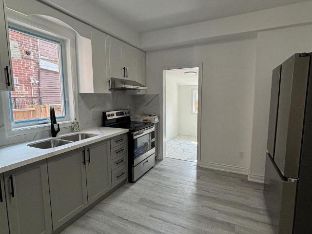 apartment at 201 262 CLINTON STREET, Toronto, Ontario, M6G2Y6