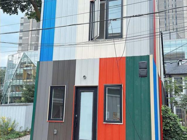 apartment at 201 – 356 HURON STREET
