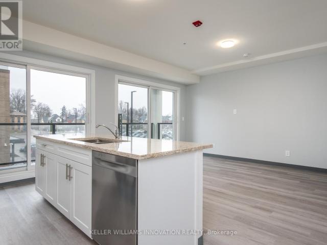 apartment at 202 10 QUEEN STREET, St. Thomas, Ontario, N5R3H8