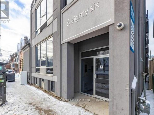 apartment at 202 686 BATHURST STREET, Toronto, Ontario, M5S2R3