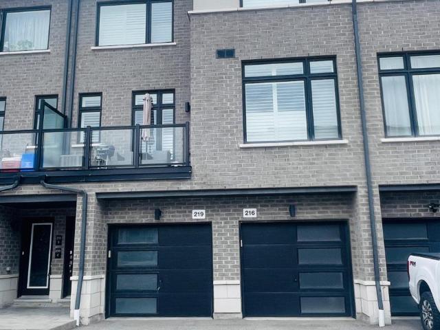 apartment at 216 2550 CASTLEGATE CROSSING DRIVE, Pickering, Ontario, L1X0G4