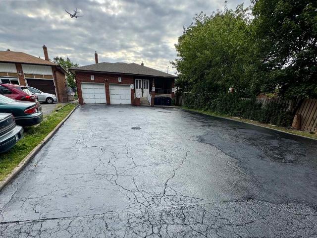 apartment at 2114 ISLINGTON AVENUE, Toronto, Ontario, M9P3N9