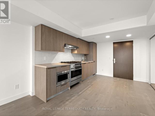 apartment at 213 160 KINGSWAY CRESCENT, Toronto, Ontario, M8X0B5