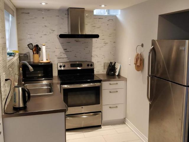 apartment at 21 DELPHINIUM AVENUE, Richmond Hill, Ontario, L4E4N6