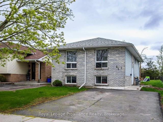 apartment at 21 PEPPER AVENUE