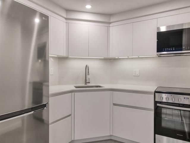 apartment at 2285 Saint Mathieu Street Downtown Guy Concordia Montreal H3H 2J7