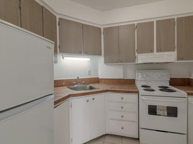 apartment at 2285 Saint Mathieu street Downtown Guy Concordia Montreal H3H 2J7