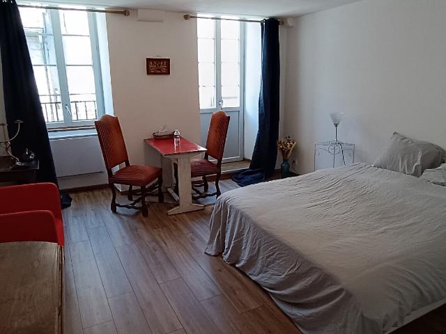 apartment at 23500 FELLETIN