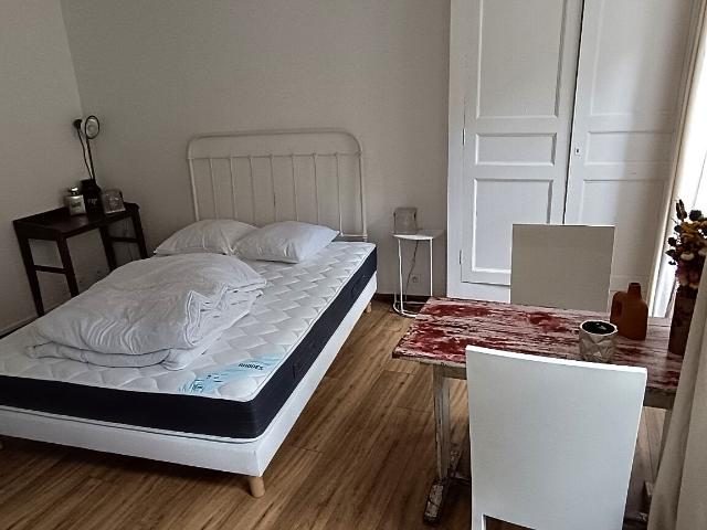 apartment at 23500 FELLETIN
