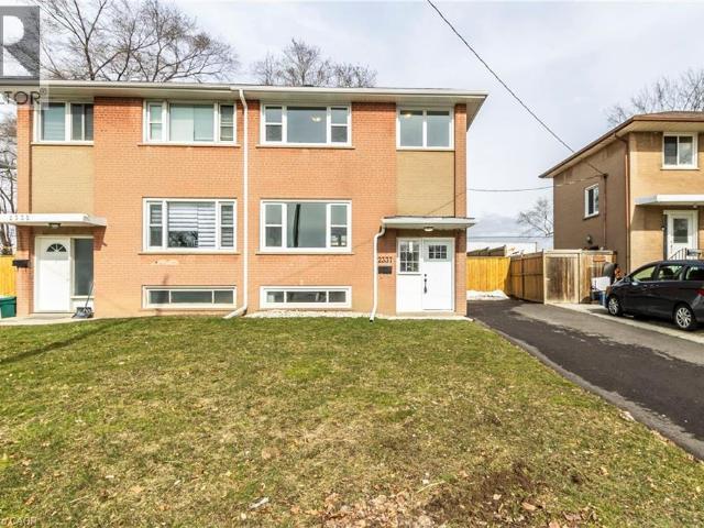 apartment at 2337 BARCLAY Road, Burlington, Ontario, L7R2B7