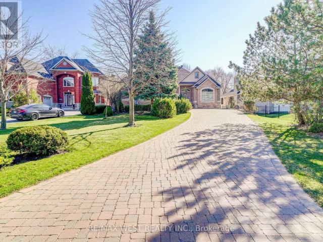 apartment at 23 HANOVER COURT, Whitby, Ontario, L1N7J1