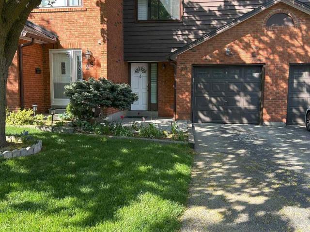 apartment at 24 4230 FIELDGATE DRIVE, Mississauga, Ontario, L4W2M5