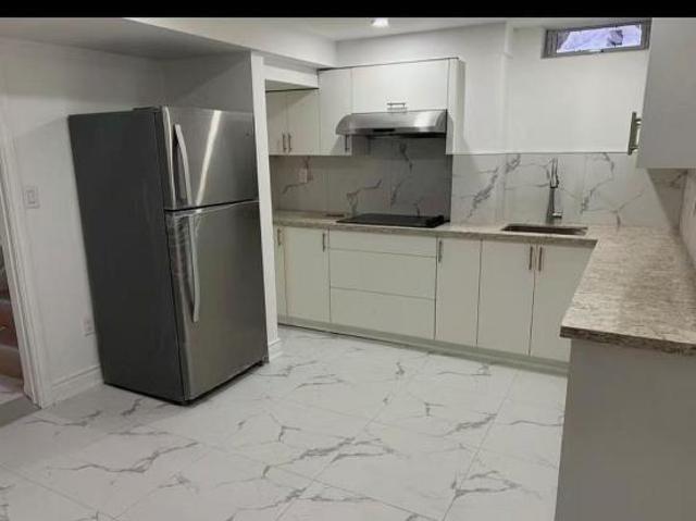 apartment at 2599 AMBERCROFT DRIVE, Mississauga, Ontario, L5M4K5