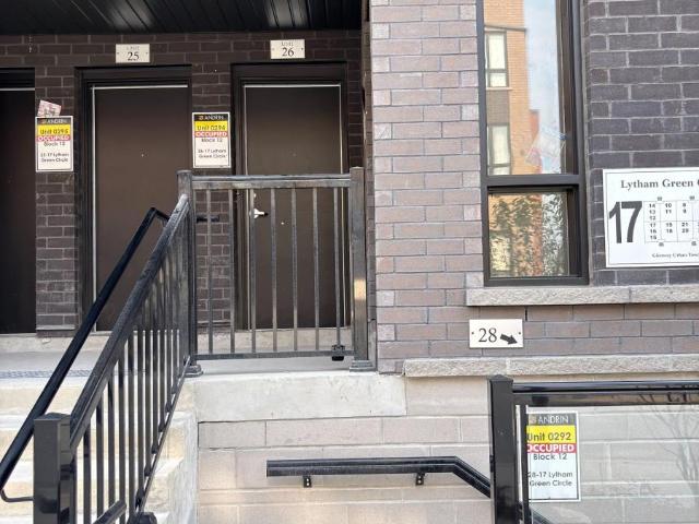 apartment at 26 17 LYTHAM GREEN CIRCLE, Newmarket, Ontario, L3Y0H4