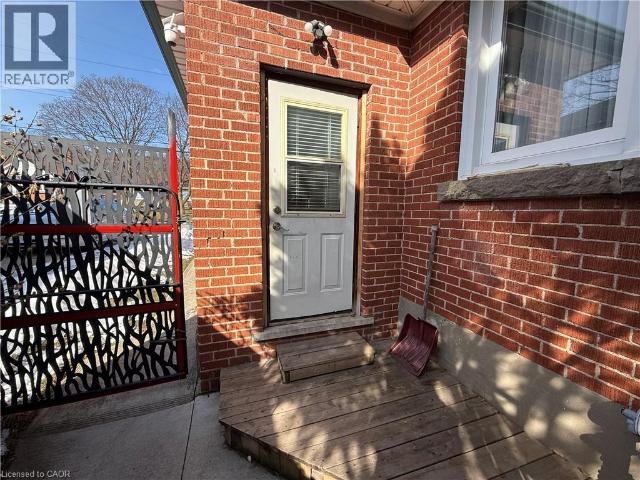 apartment at 279 ROSEDALE Avenue Unit# R