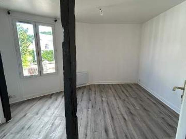 Apartment at 27 Pont Audemer, PONT AUDEMER, 27500, France