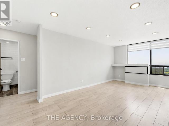 apartment at 2911A 2350 DUNDAS STREET W, Toronto, Ontario, M6P4B1