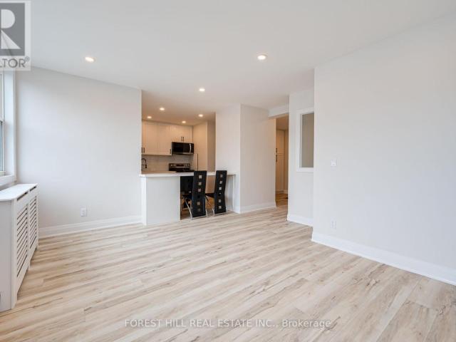 apartment at 2 7725 YONGE STREET, Markham, Ontario, L3T2C4