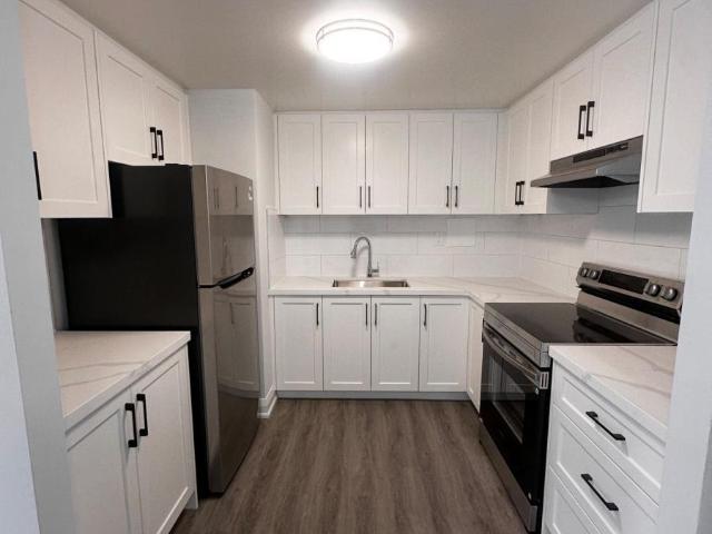 apartment at 2 99 BELLEVUE AVENUE, Toronto, Ontario, M5T2N8