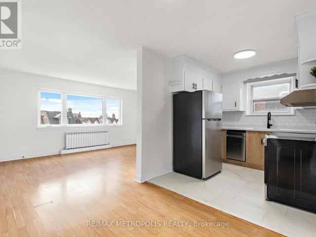 apartment at 2 1030 DAVENPORT ROAD, Toronto, Ontario, M6G2B9