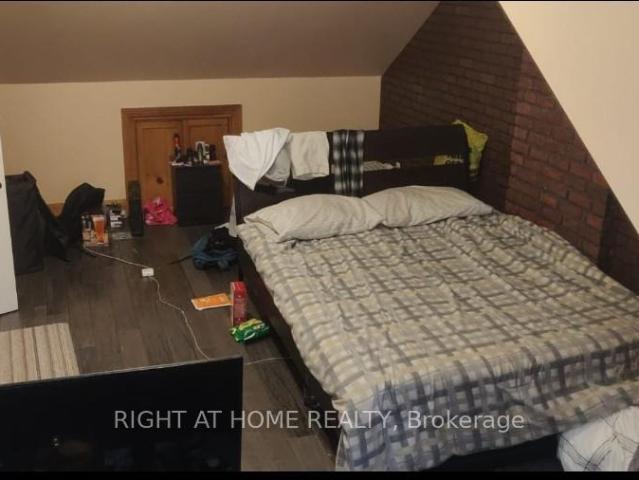apartment at 2 104 BLEECKER STREET, Toronto, Ontario, M4X1L8