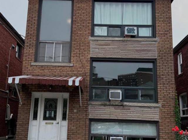 apartment at 2 108 KIRKNEWTON ROAD, Toronto, Ontario, M6E3Y2