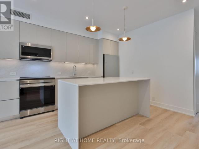 apartment at 2 266 INDIAN GROVE, Toronto, Ontario, M6P2H5