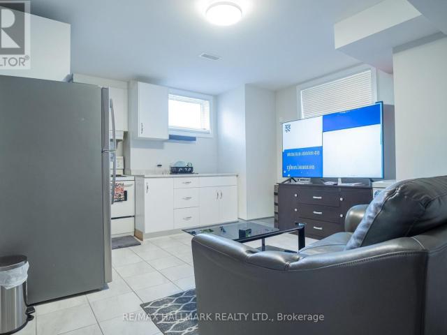 apartment at 2 – 35 ROBERTA DRIVE