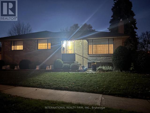 apartment at 2 TYNEVALE DRIVE, Toronto, Ontario, M9R2B4