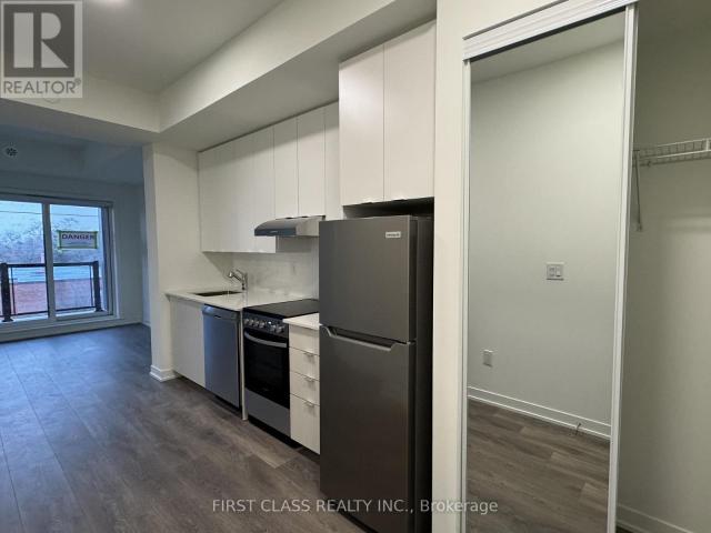 apartment at 301 165 CANON JACKSON DRIVE, Toronto, Ontario, M6M2G1
