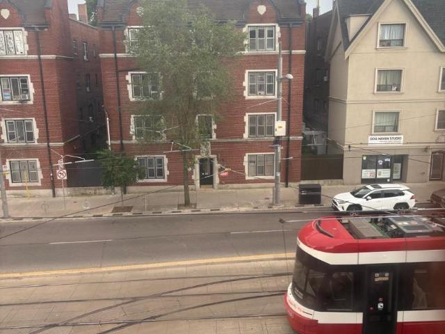 apartment at 301 930 ST CLAIR AVENUE W, Toronto, Ontario, M6C1C8