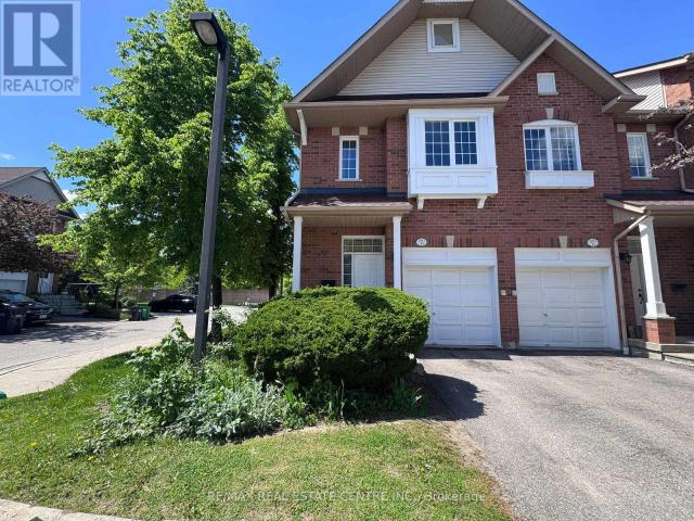 apartment at 30 1591 SOUTH PARADE COURT, Mississauga, Ontario, L5M6G1