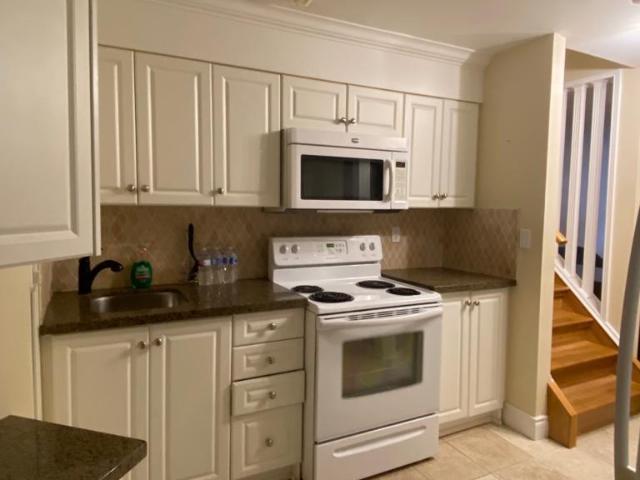 apartment at 3197 OAKVIEW ROAD, Mississauga, Ontario, L5N7N9