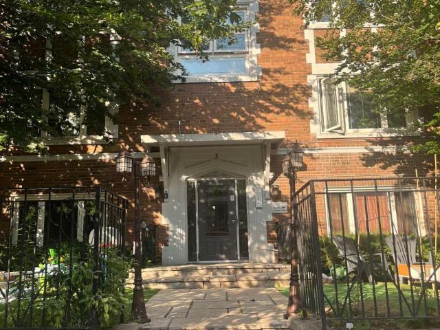 apartment at 31 – 3 ELM GROVE AVENUE