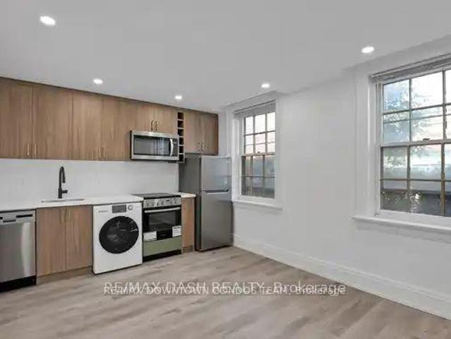 apartment at 31 917 ST CLAIR AVENUE W, Toronto, Ontario, M6C1C7