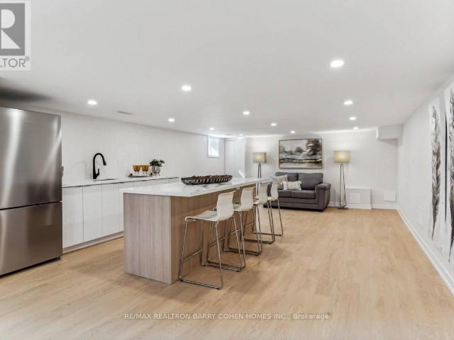 apartment at 31 KENNEDY STREET W, Aurora, Ontario, L4G2L6