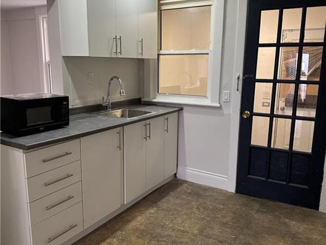 apartment at 31 MCKINSTRY Street, Hamilton, Ontario, L8L6C2