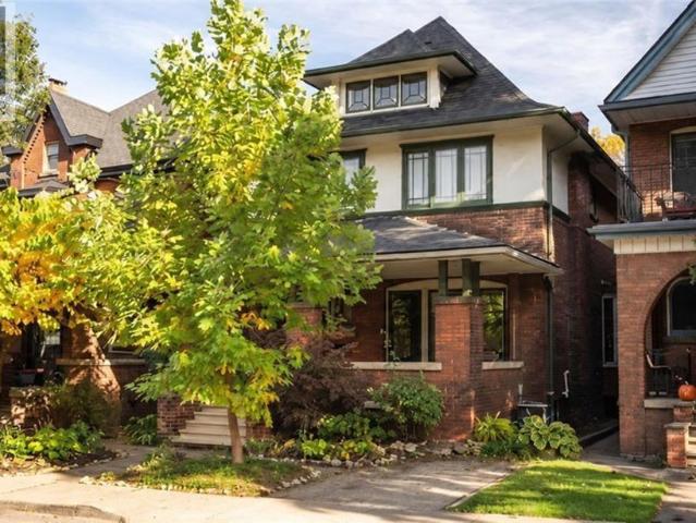 apartment at 31 ST. CLAIR Avenue