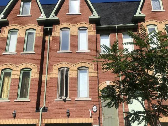 apartment at 32D OXFORD STREET, Toronto, Ontario, M5T1N9